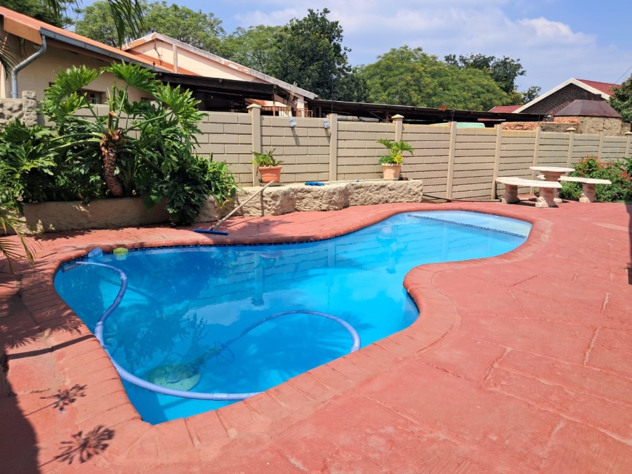 3 Bedroom Property for Sale in Geelhoutpark North West